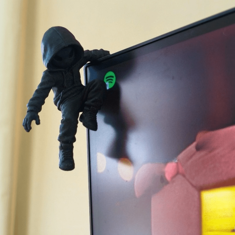 Climb Hoodie Alien Mini Statue - огляд і ціна Retro Gaming Desk